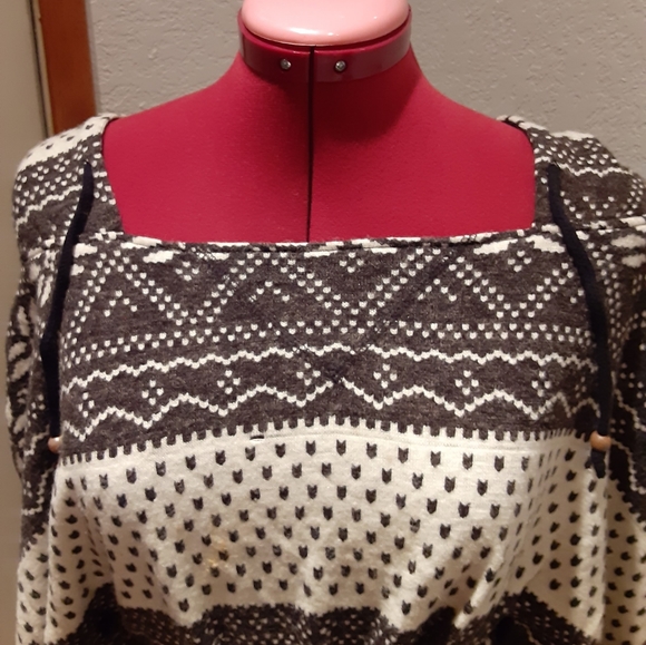 vfish Hoodie Poncho - Picture 2 of 5